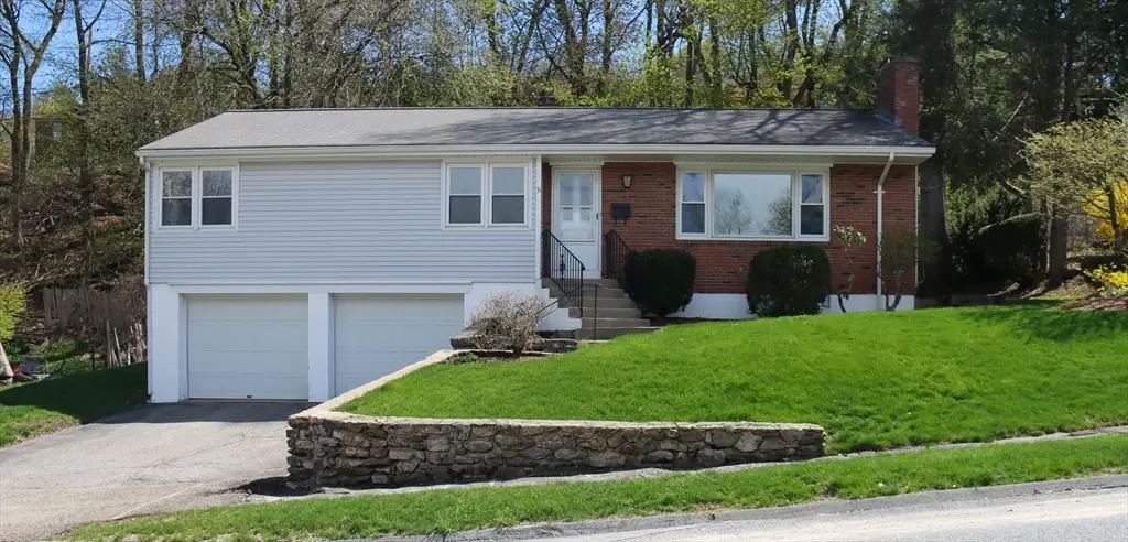 31 Sun Valley Dr, Worcester, MA 01609 - #1