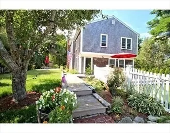 64 River St, Plymouth, MA 02360