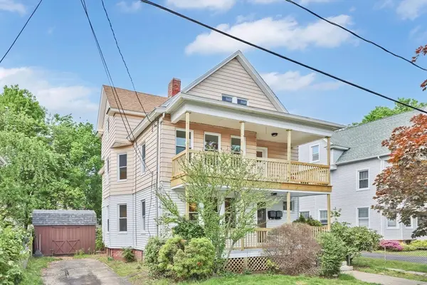 24 Hiawatha St, Springfield, MA 01108