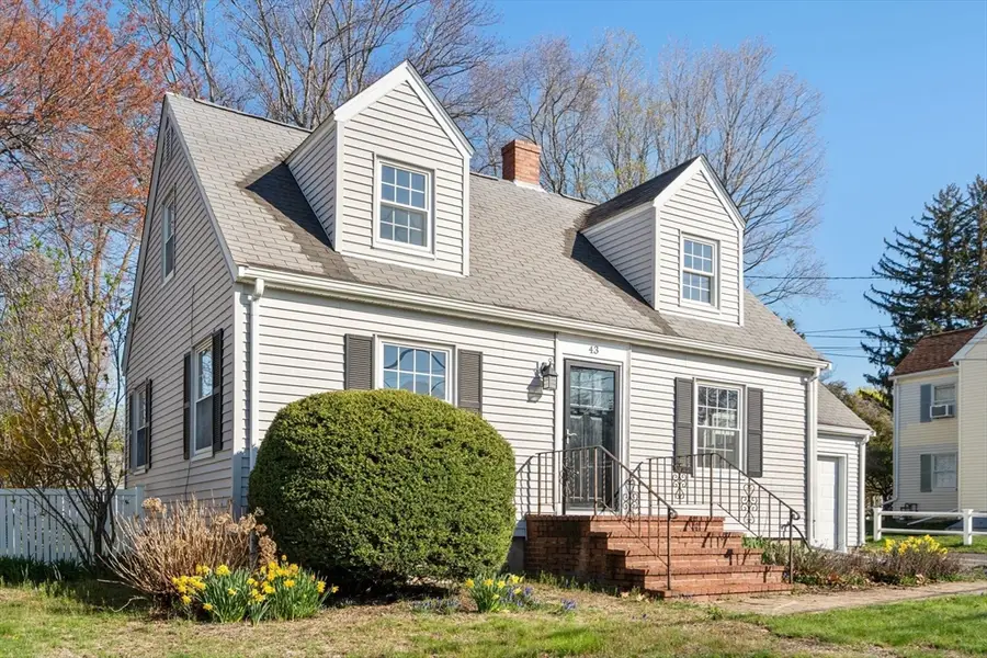 43 3rd St, Norwood, MA 02062 - #3