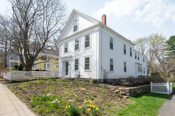 104 River Rd, Merrimac, MA 01860