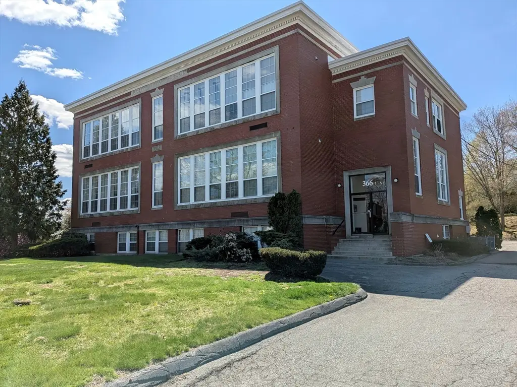 366 Thacher St #6, Attleboro, MA 02703 - #1