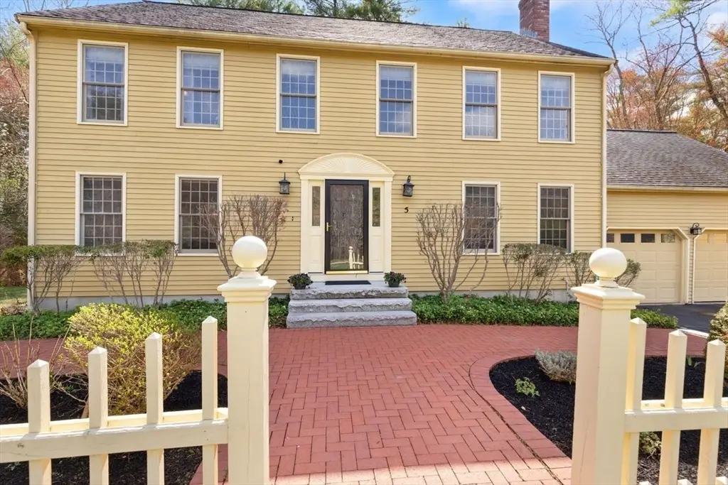 5 White's Pond Dr, Norfolk, MA 02056 - #1