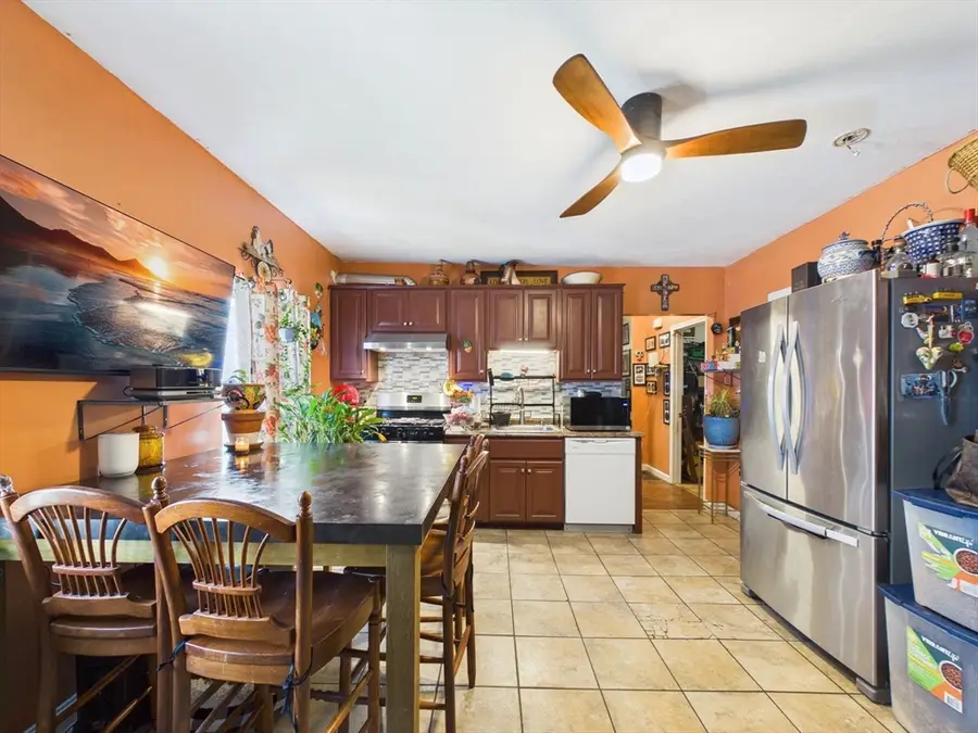 5 Tallman Ln, New Bedford, MA 02740 - #3