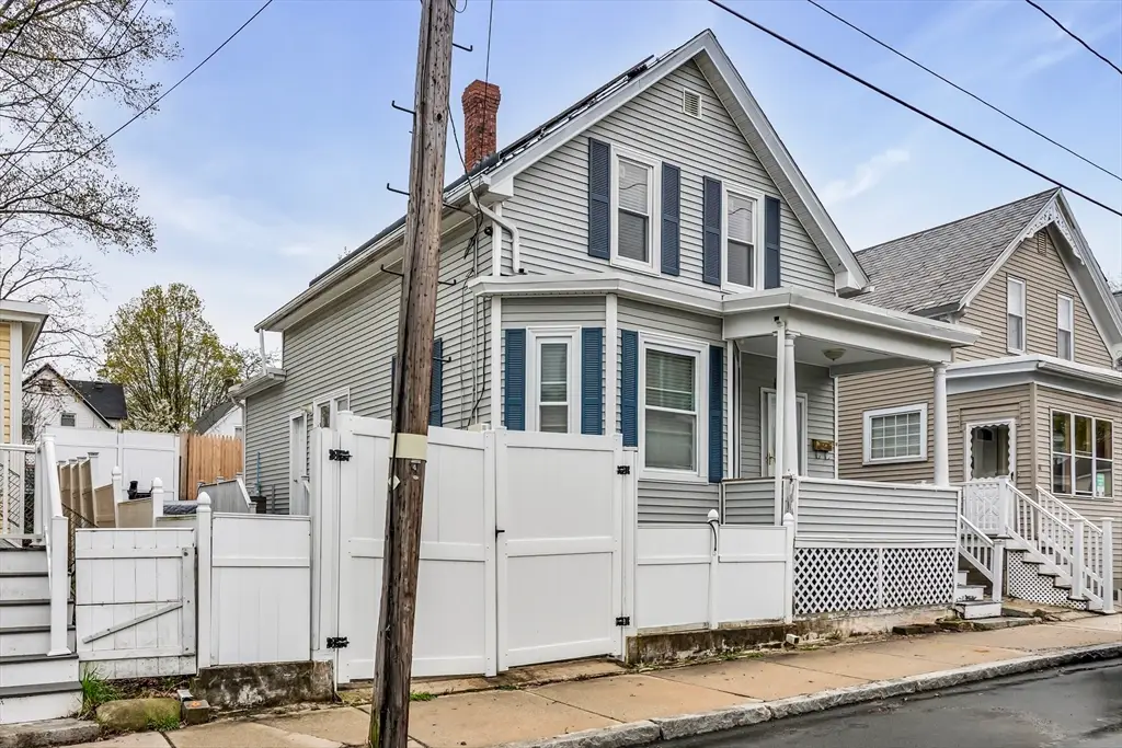 42 D St, Lowell, MA 01851 - #1