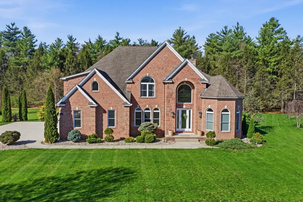 9 Nicholas Ln, Southampton, MA 01073 - #1