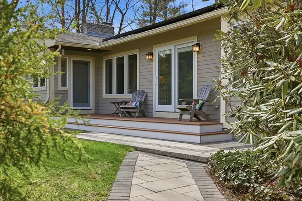 27 Tuttle Dr, Acton, MA 01720