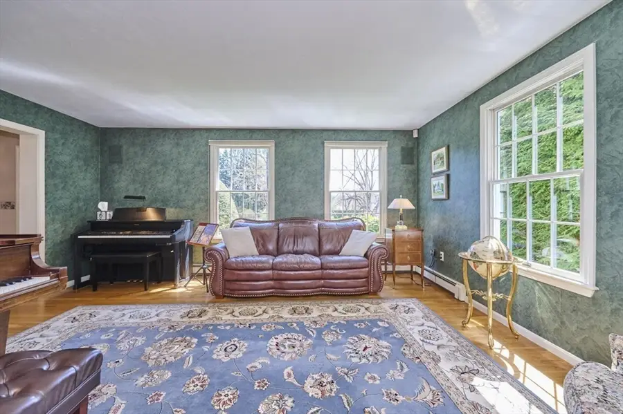 70 Harrington Rd, Framingham, MA 01701 - #3