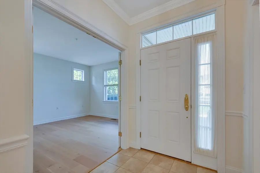 102 Candlewood Ln #102, Clinton, MA 01510 - #2