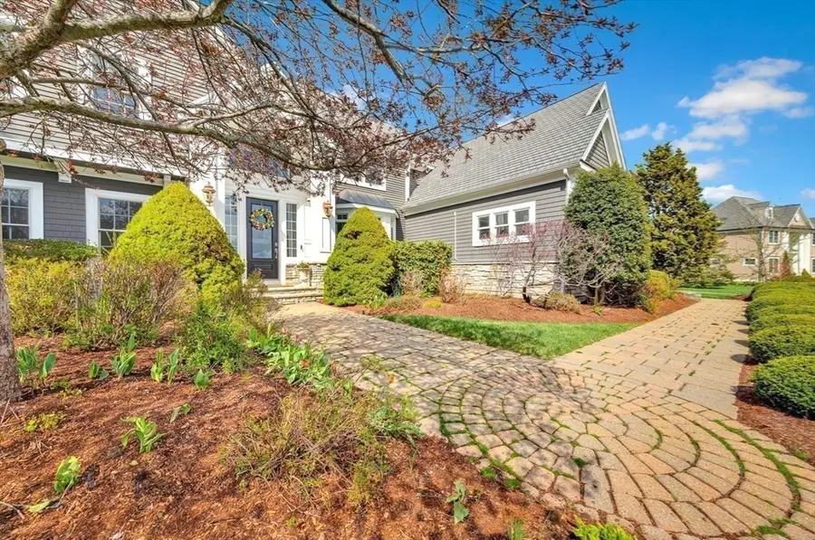 4 Nipmuc Ln, Southborough, MA 01772 - #3