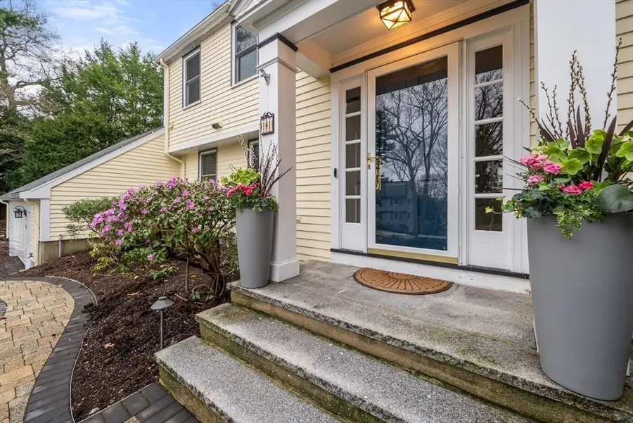 11 Sterling Rd, Wellesley, MA 02482 - #2