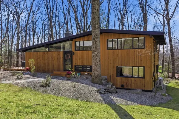 5 Gould Rd, Lexington, MA 02420