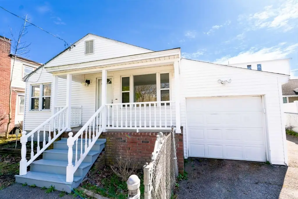 15 Swan Ave, Methuen, MA 01844 - #1