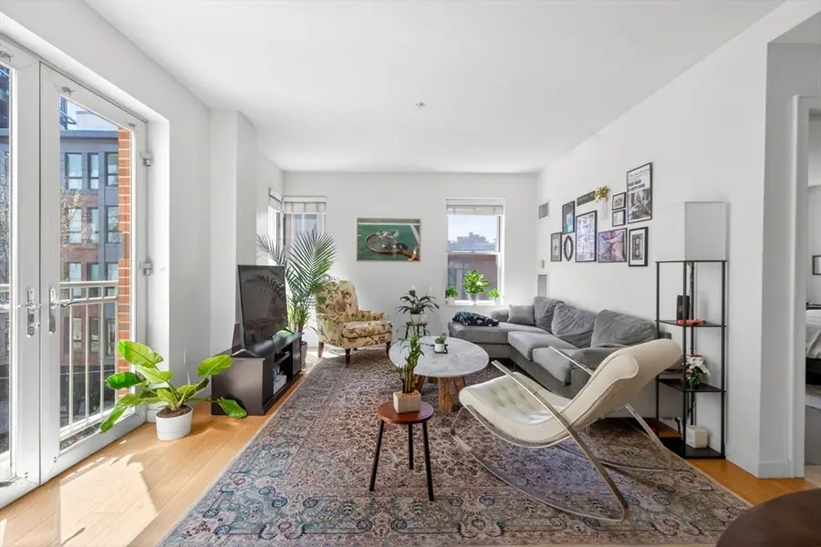 16 Miner St #304, Boston, MA 02215 - #2