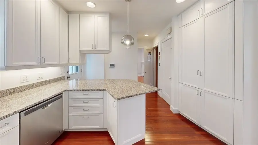 22 Longfellow Rd, Worcester, MA 01602 - #3