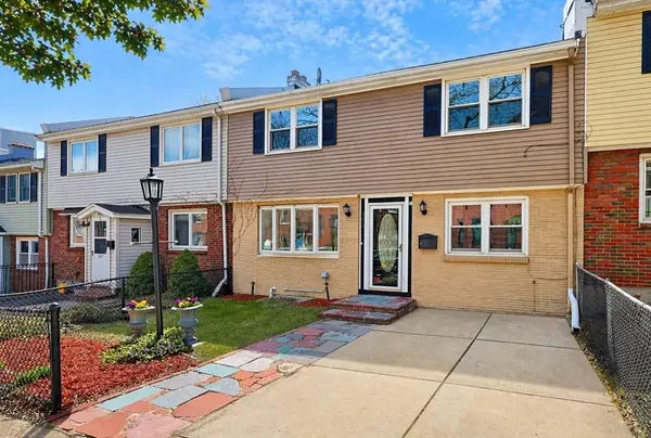 453 E 5th St, Boston, MA 02127