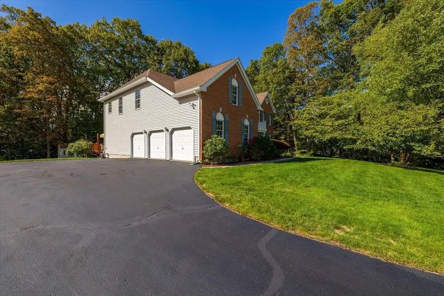 7 Thoreau Cir, Shrewsbury, MA 01545 - #3