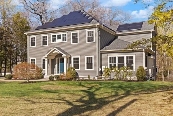 555 Lowell St, Lexington, MA 02420