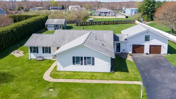 136 Old Fall River Road, Swansea, MA 02777