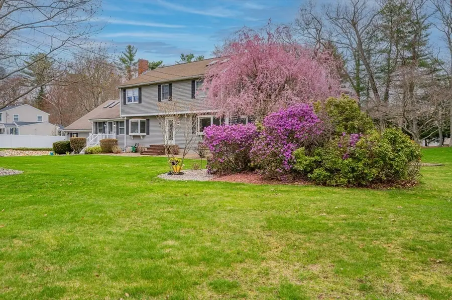 39 Dwelley Ave, Hanover, MA 02339 - #3