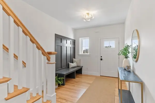 81 Oliver Pond Circle #8, Franklin, MA 02038