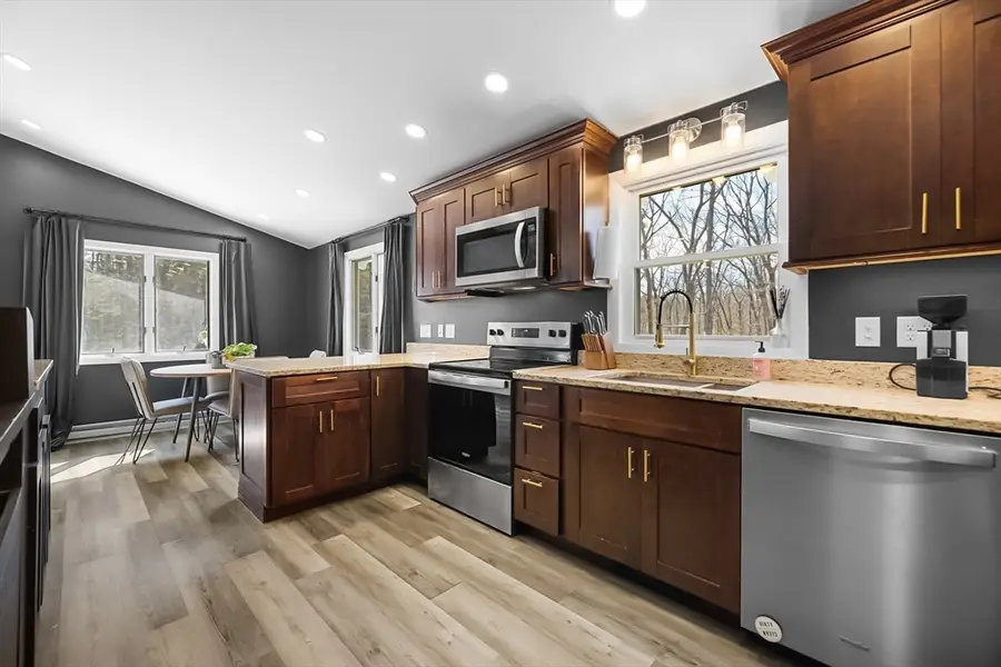 503 Hilltop Rd, Lancaster, MA 01523 - #3