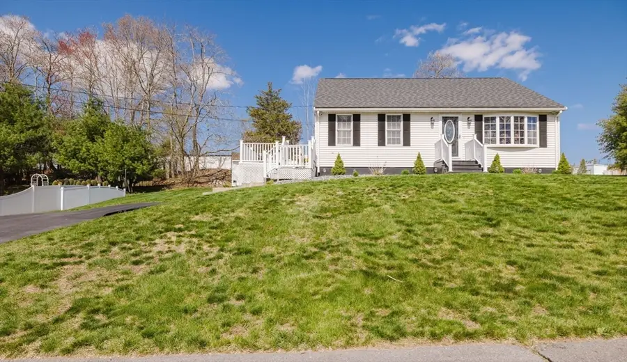 86 Cranesbill Rd, Taunton, MA 02780 - #3