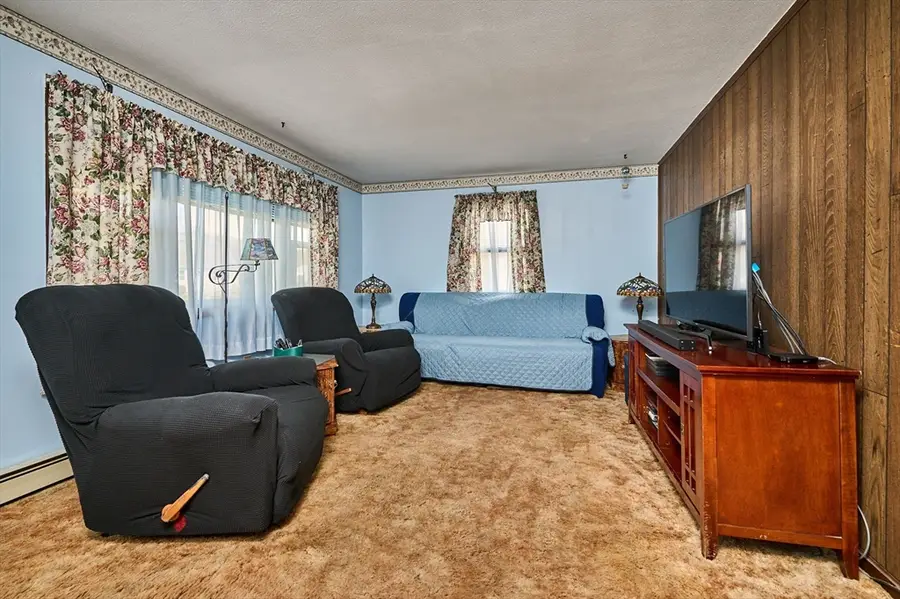 50 Phelps St, Easthampton, MA 01027 - #3