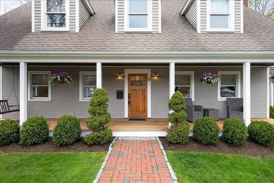 18 Crowes Ln, Hingham, MA 02043 - #2