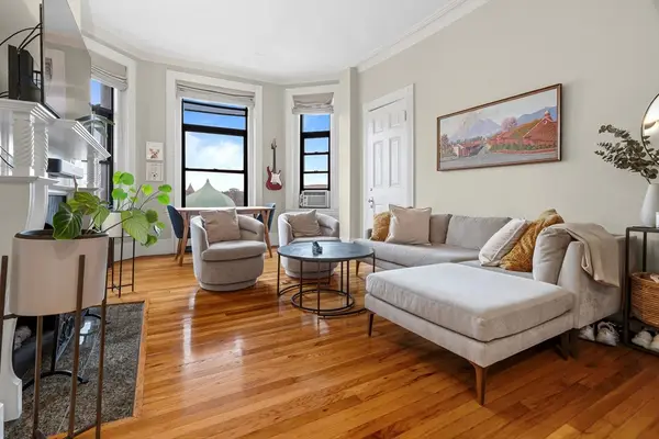 271 Dartmouth St #5H, Boston, MA 02116