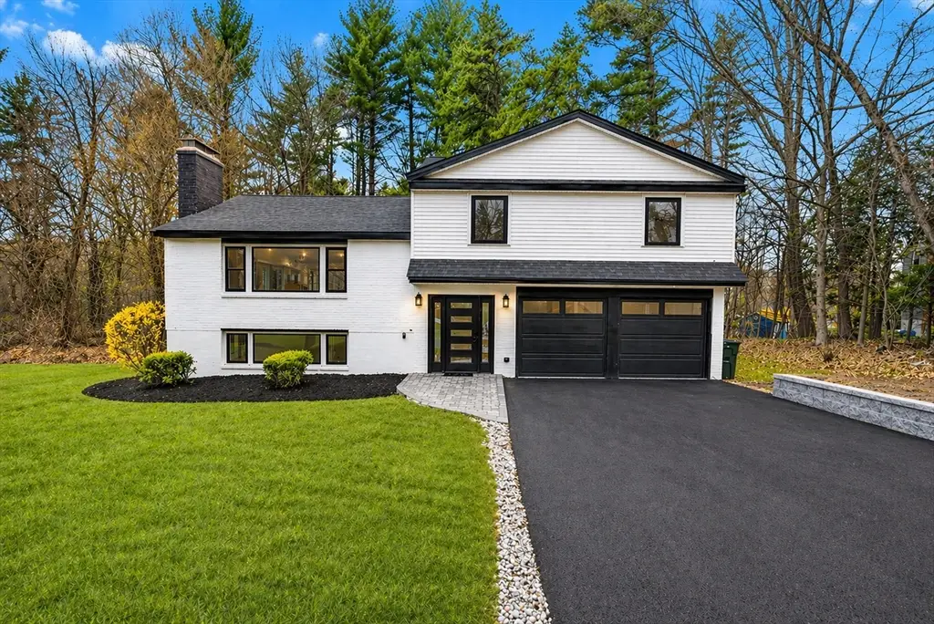 1 Hunter Dr, Andover, MA 01810 - #1