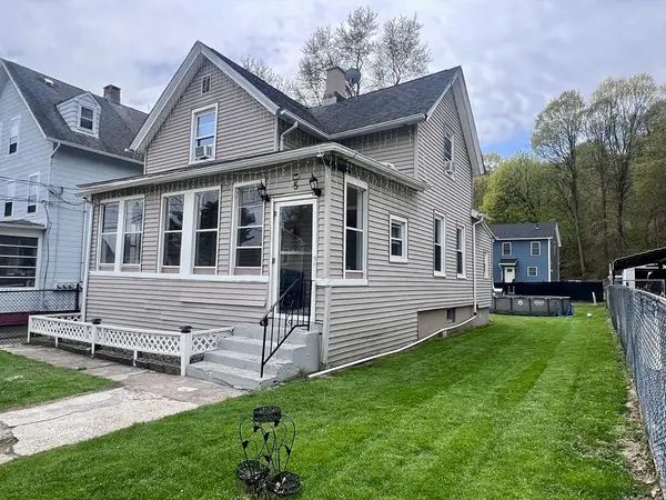 5 Vernon St, Holyoke, MA 01040