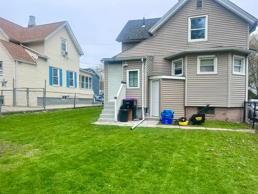 5 Vernon St, Holyoke, MA 01040 - #3