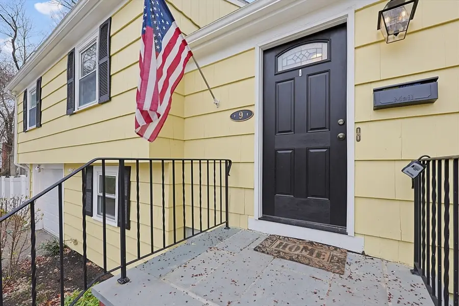 9 Franklin Street, Medway, MA 02053 - #2