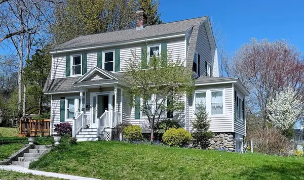 4 Longfellow Rd, Worcester, MA 01602