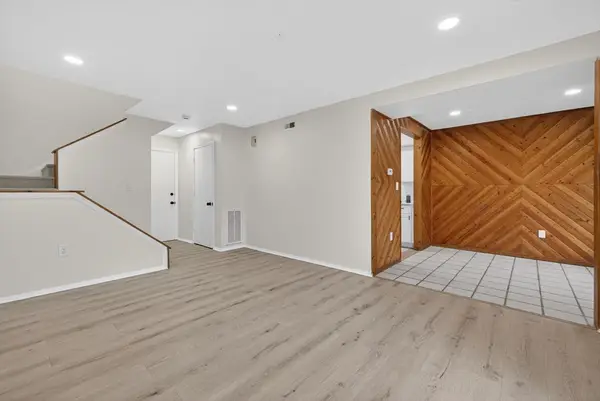 60 Laurelwood #32-3, Stoughton, MA 02072