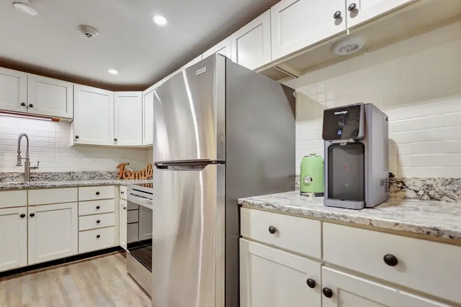 1401 Great Pond Rd #6, North Andover, MA 01845 - #3