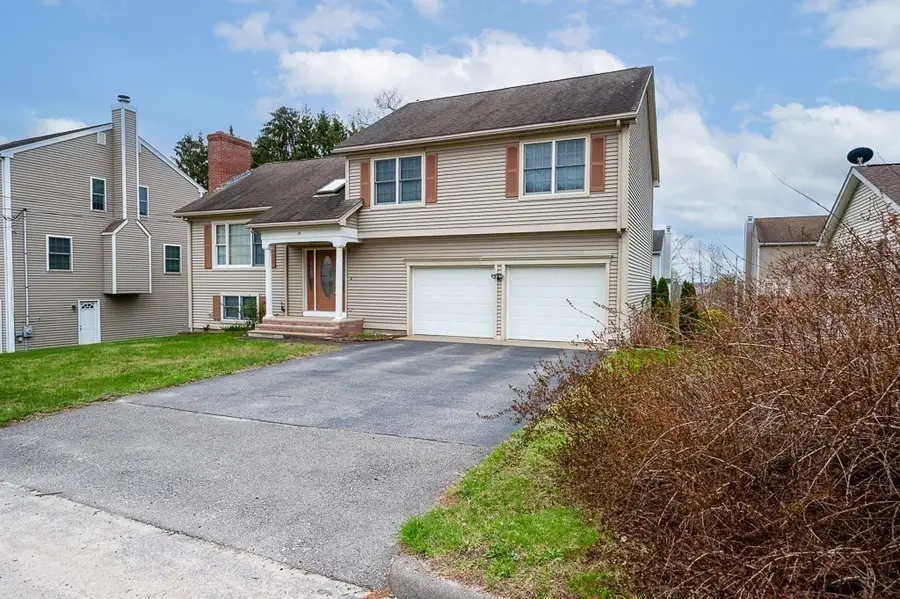 14 Belcourt Rd, Worcester, MA 01605 - #2