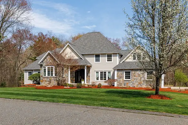 37 Old Farm Rd, East Longmeadow, MA 01028