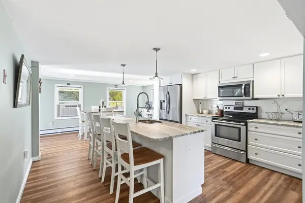 34 Glenvale Avenue, Billerica, MA 01821