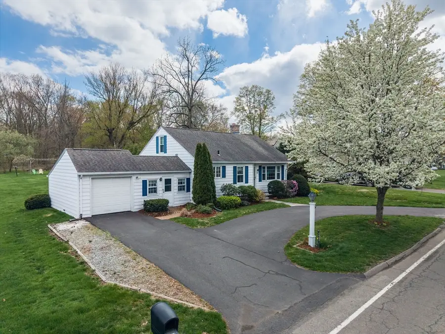 140 Chestnut St, East Longmeadow, MA 01028 - #2