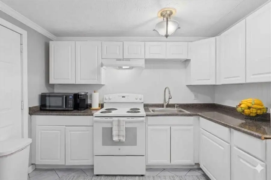 20 Auna Dr #7, Brockton, MA 02301 - #2