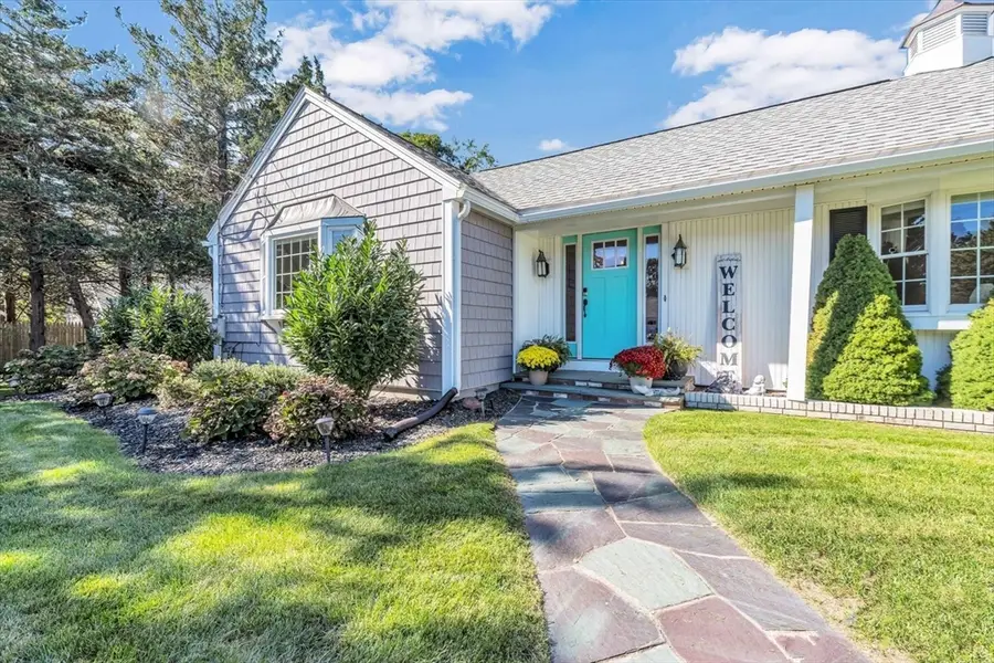 229 S Sea Ave, West Yarmouth, MA 02673 - #2