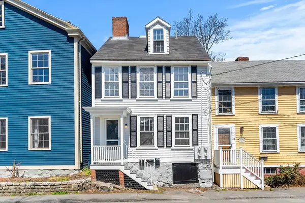 31 Mugford St, Marblehead, MA 01945