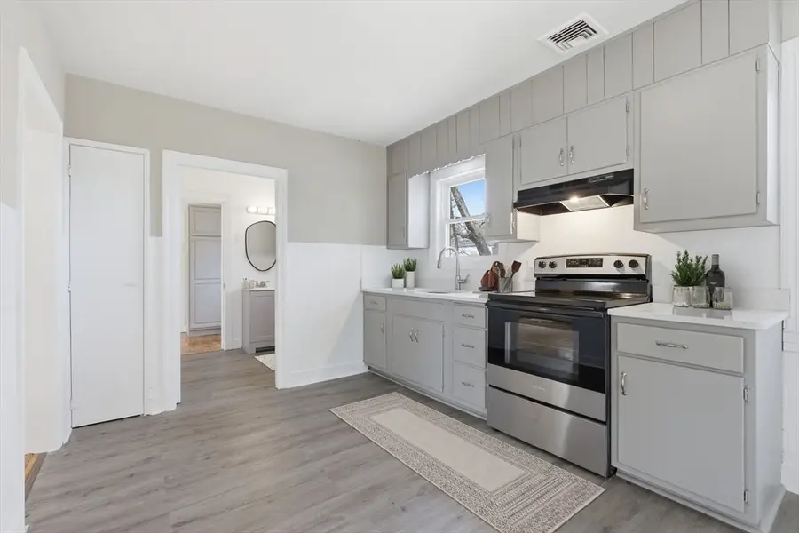 464 Central St, Leominster, MA 01453 - #3