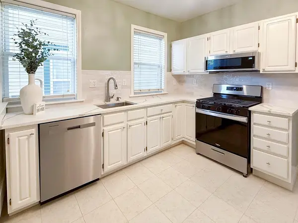 103 Hancock St #1, Boston, MA 02125