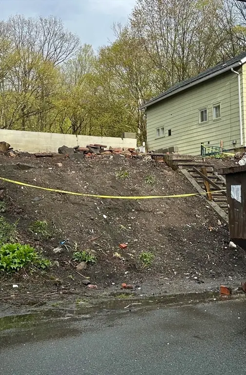 77 Washington St, Greenfield, MA 01301 - #1