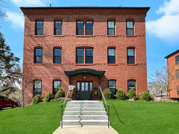 15 Sparhawk St #2, Amesbury, MA 01913