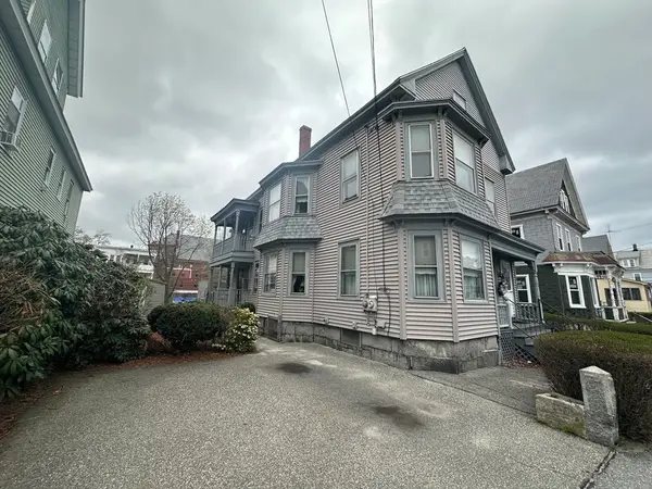 15 Crowley St, Lowell, MA 01852