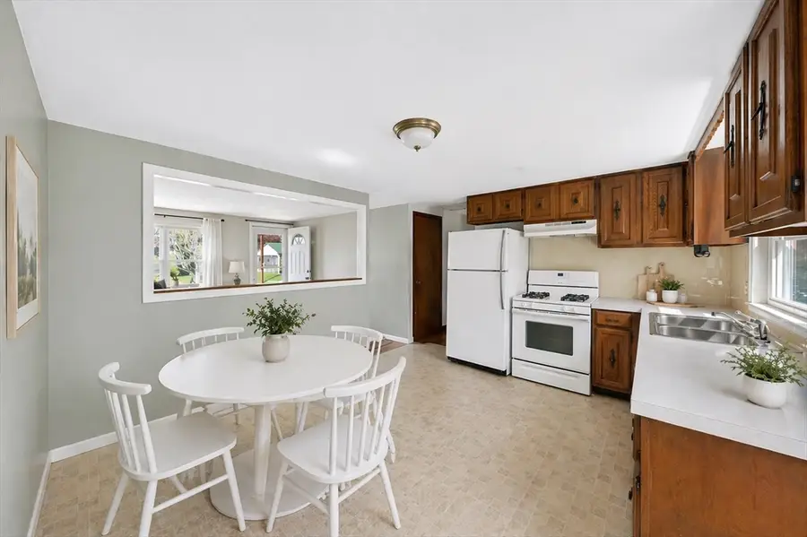 51 Holly Ln, Westport, MA 02790 - #3